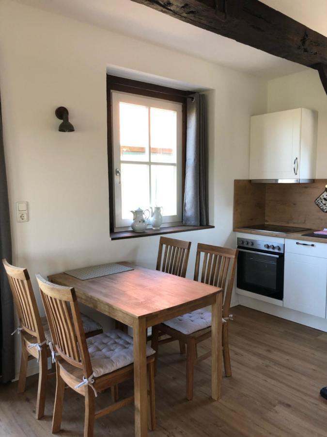 Altes Backhaus Bauernhof Vogel Apartment Rohrsen Bagian luar foto